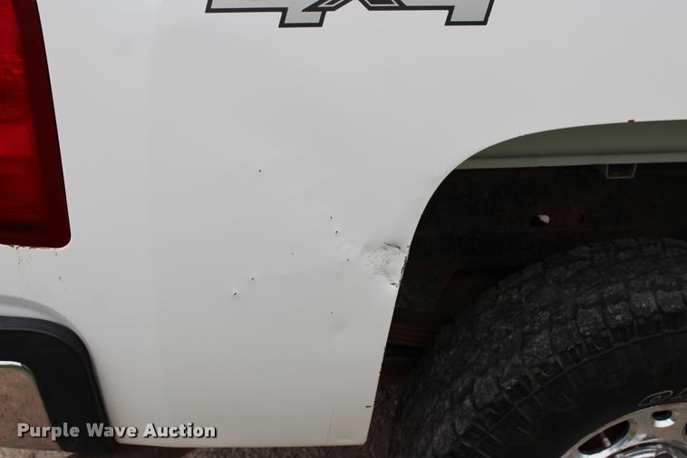 image for item L1985 2008 Chevrolet Silverado 2500 Ext. Cab pickup truck