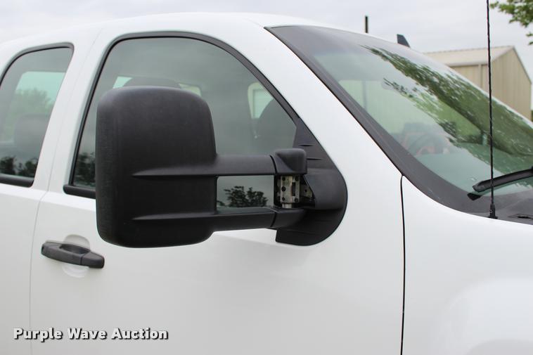 image for item L1985 2008 Chevrolet Silverado 2500 Ext. Cab pickup truck