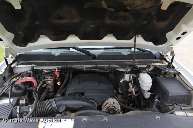 image for item L1985 2008 Chevrolet Silverado 2500 Ext. Cab pickup truck