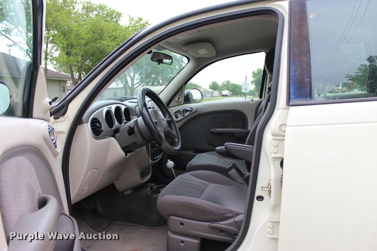 image for item L1986 2004 Chrysler PT Cruiser