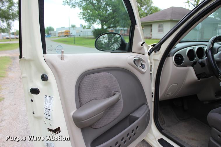 image for item L1986 2004 Chrysler PT Cruiser