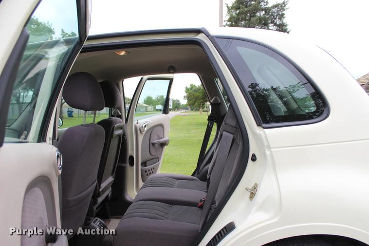 image for item L1986 2004 Chrysler PT Cruiser