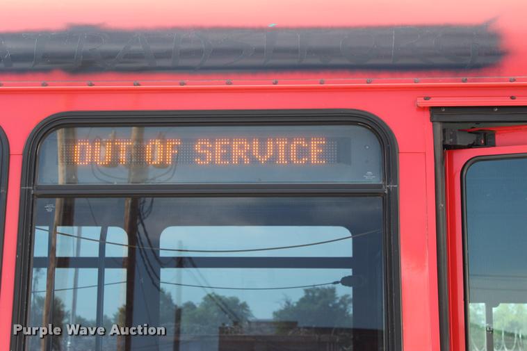 image for item L1995 2005 Neoplan Eldorado Ez Rider II-30transit bus