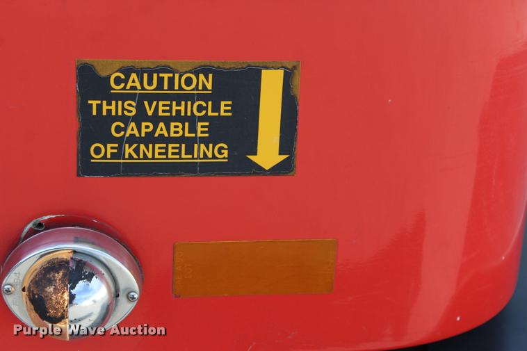 image for item L1995 2005 Neoplan Eldorado Ez Rider II-30transit bus