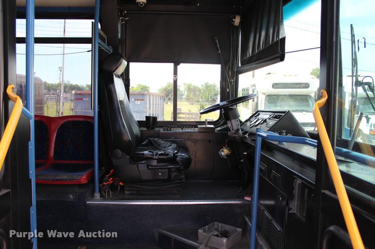 image for item L1995 2005 Neoplan Eldorado Ez Rider II-30transit bus