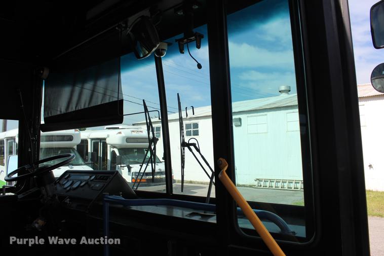 image for item L1995 2005 Neoplan Eldorado Ez Rider II-30transit bus