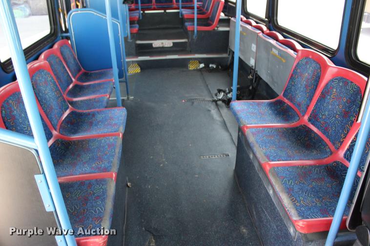 image for item L1995 2005 Neoplan Eldorado Ez Rider II-30transit bus