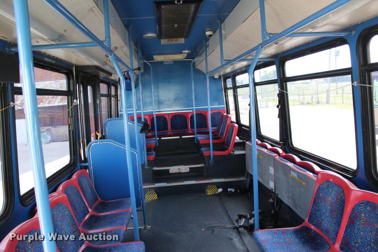 image for item L1995 2005 Neoplan Eldorado Ez Rider II-30transit bus