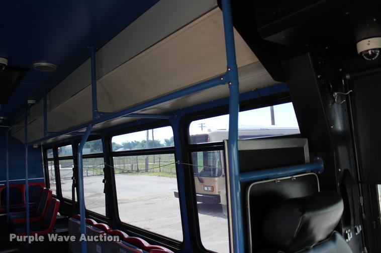 image for item L1995 2005 Neoplan Eldorado Ez Rider II-30transit bus