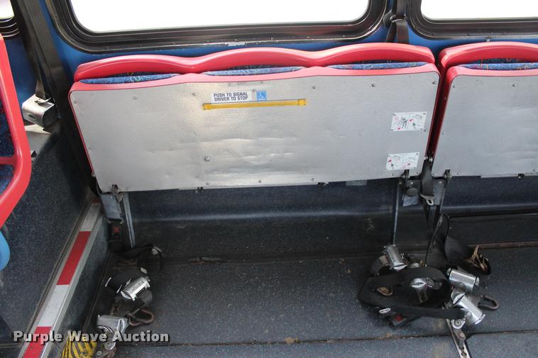 image for item L1995 2005 Neoplan Eldorado Ez Rider II-30transit bus