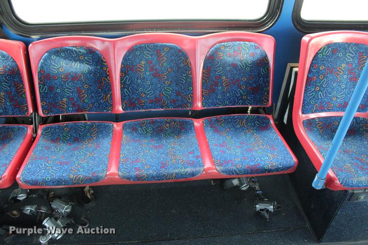 image for item L1995 2005 Neoplan Eldorado Ez Rider II-30transit bus