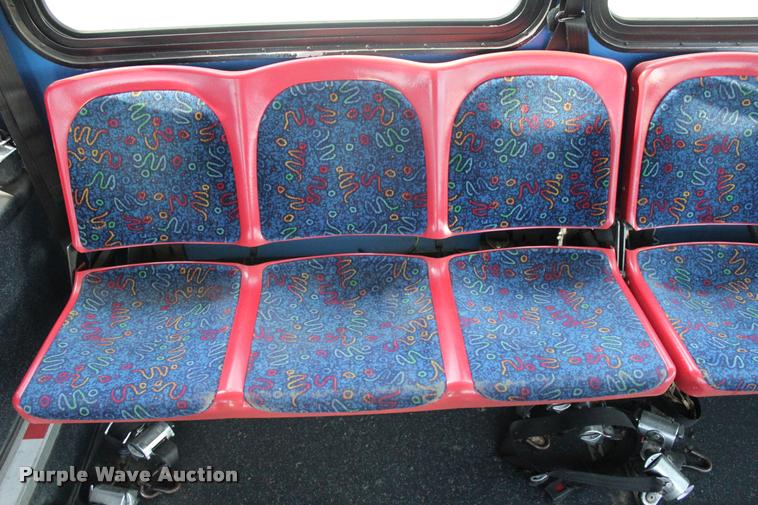 image for item L1995 2005 Neoplan Eldorado Ez Rider II-30transit bus