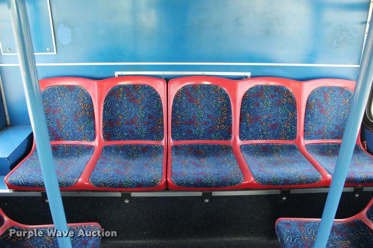 image for item L1995 2005 Neoplan Eldorado Ez Rider II-30transit bus