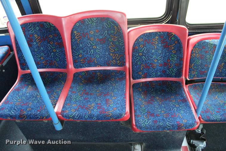 image for item L1995 2005 Neoplan Eldorado Ez Rider II-30transit bus