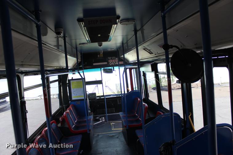 image for item L1995 2005 Neoplan Eldorado Ez Rider II-30transit bus