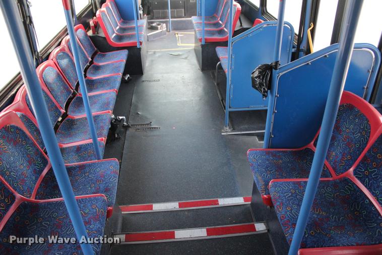 image for item L1995 2005 Neoplan Eldorado Ez Rider II-30transit bus