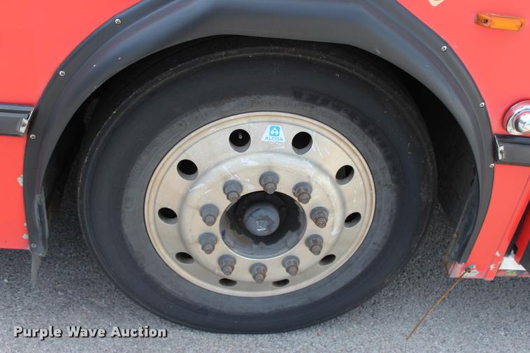 image for item L1995 2005 Neoplan Eldorado Ez Rider II-30transit bus