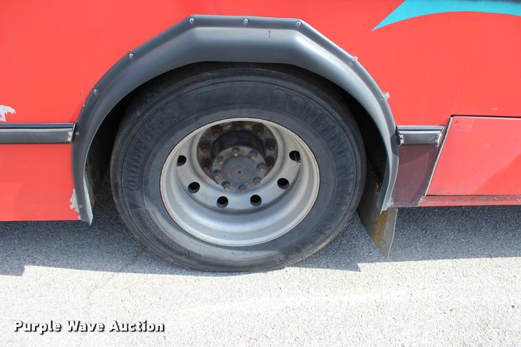 image for item L1995 2005 Neoplan Eldorado Ez Rider II-30transit bus