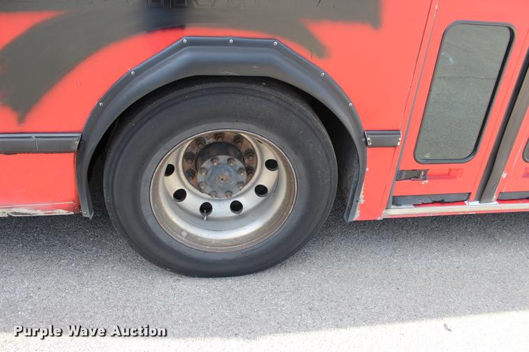 image for item L1995 2005 Neoplan Eldorado Ez Rider II-30transit bus