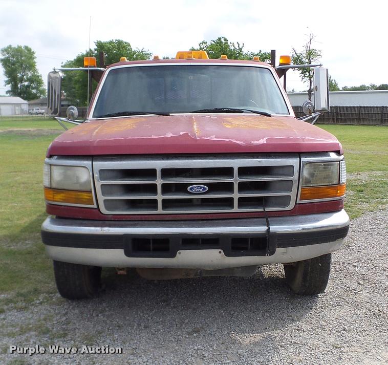 image for item L3134 1995 Ford F350 SuperCab flatbed pickup truck
