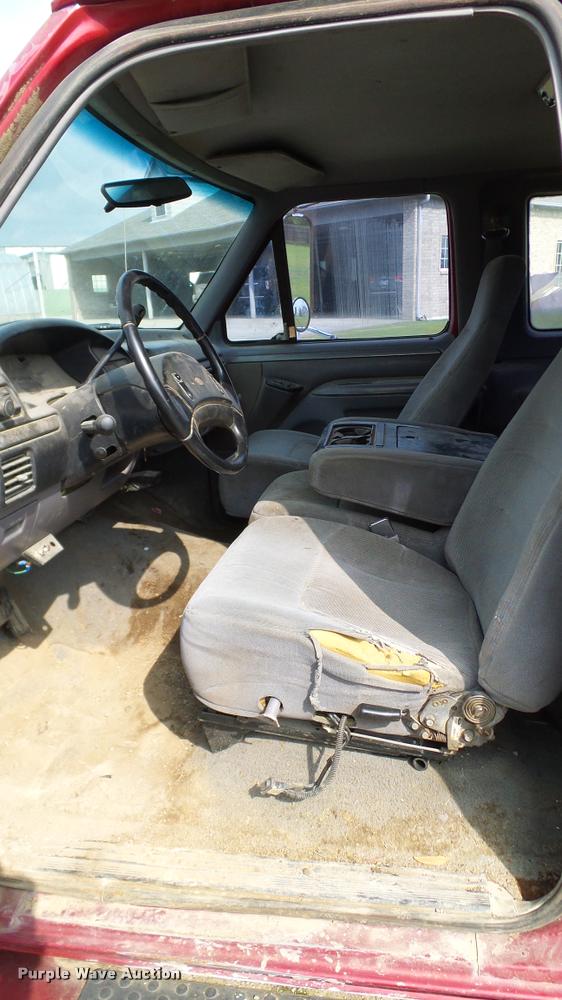 image for item L3134 1995 Ford F350 SuperCab flatbed pickup truck