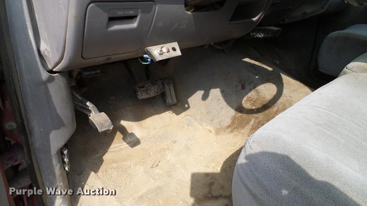 image for item L3134 1995 Ford F350 SuperCab flatbed pickup truck