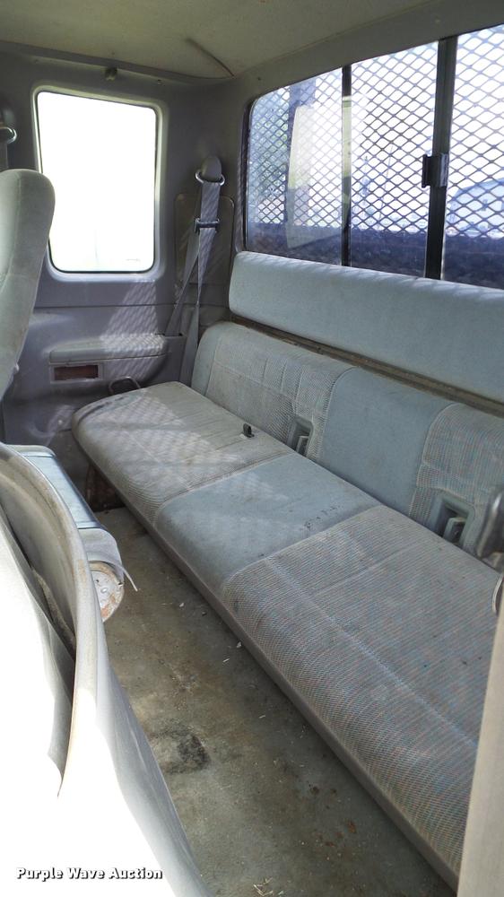 image for item L3134 1995 Ford F350 SuperCab flatbed pickup truck