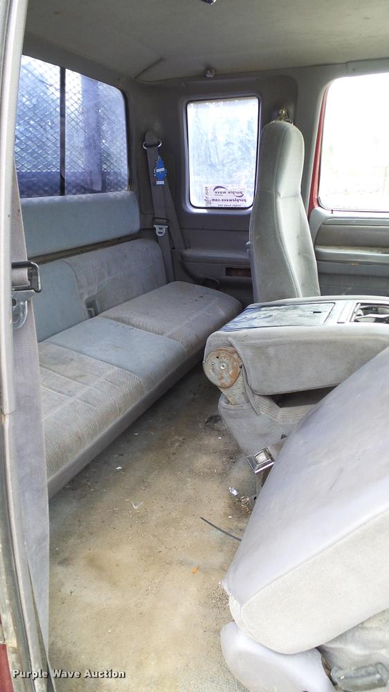 image for item L3134 1995 Ford F350 SuperCab flatbed pickup truck