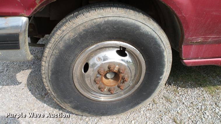 image for item L3134 1995 Ford F350 SuperCab flatbed pickup truck