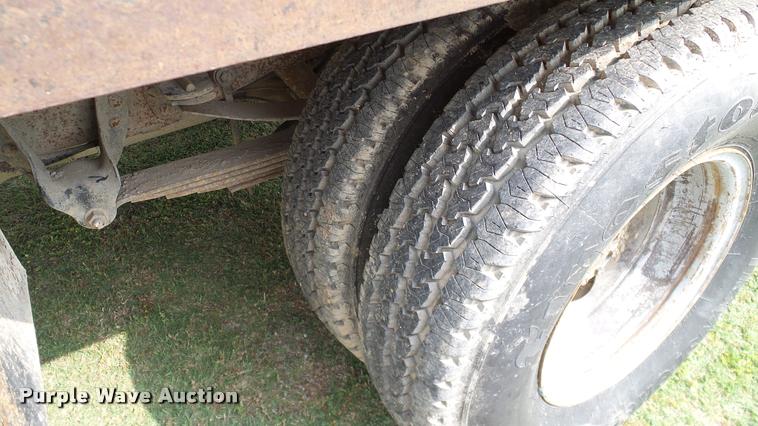 image for item L3134 1995 Ford F350 SuperCab flatbed pickup truck