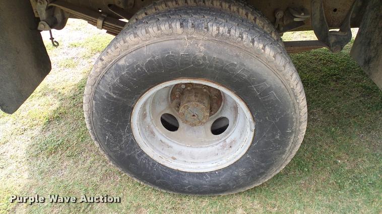 image for item L3134 1995 Ford F350 SuperCab flatbed pickup truck