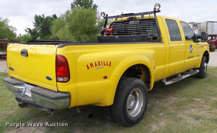 image for item L3137 2006 Ford F350 Super Duty Crew Cab pickup truck