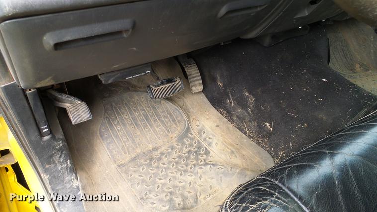 image for item L3137 2006 Ford F350 Super Duty Crew Cab pickup truck