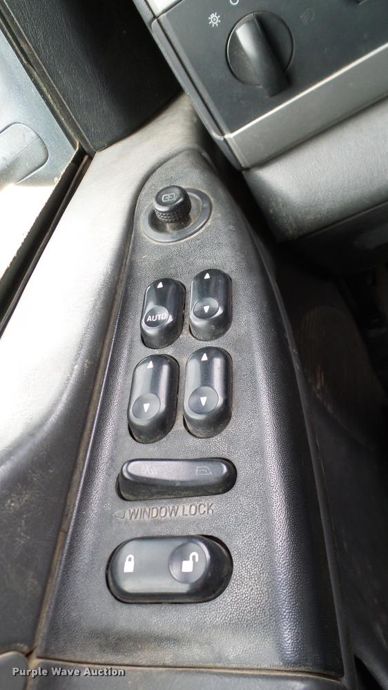 image for item L3137 2006 Ford F350 Super Duty Crew Cab pickup truck