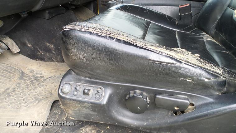 image for item L3137 2006 Ford F350 Super Duty Crew Cab pickup truck