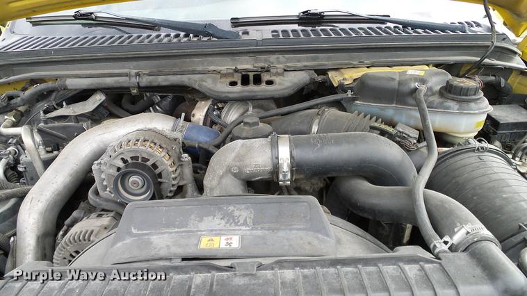 image for item L3137 2006 Ford F350 Super Duty Crew Cab pickup truck