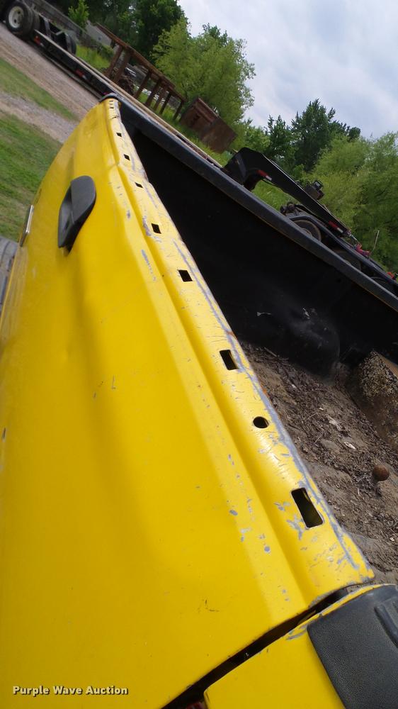 image for item L3137 2006 Ford F350 Super Duty Crew Cab pickup truck