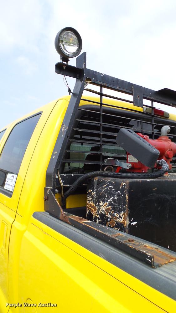 image for item L3137 2006 Ford F350 Super Duty Crew Cab pickup truck