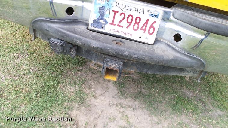 image for item L3137 2006 Ford F350 Super Duty Crew Cab pickup truck