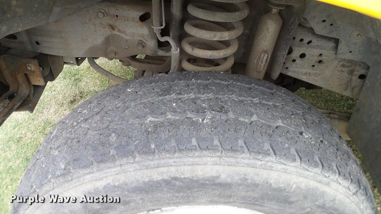 image for item L3137 2006 Ford F350 Super Duty Crew Cab pickup truck