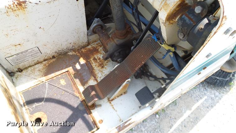 image for item L3144 Tennant Power Sweeper 250 sweeper