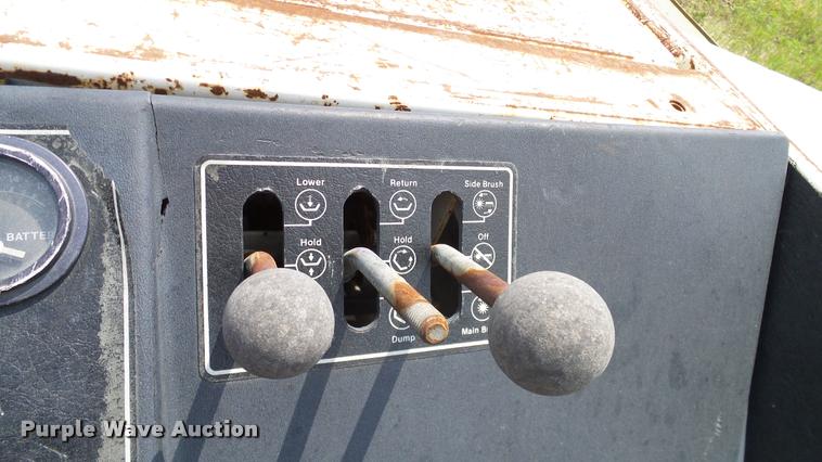 image for item L3144 Tennant Power Sweeper 250 sweeper