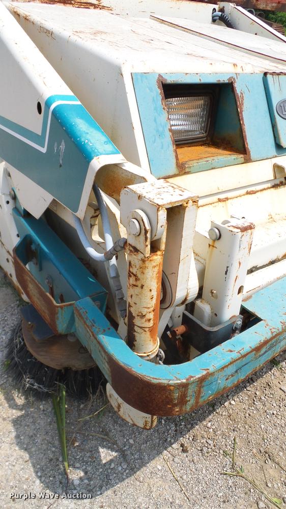 image for item L3144 Tennant Power Sweeper 250 sweeper