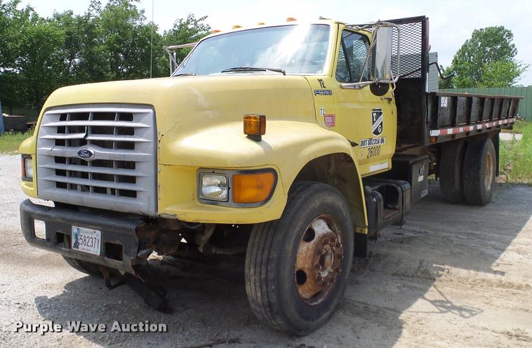 image for item L3146 1998 Ford F700 dump flatbed truck