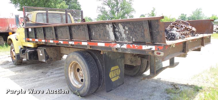 image for item L3146 1998 Ford F700 dump flatbed truck