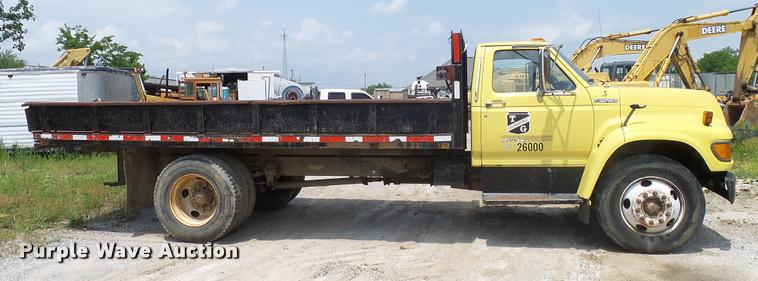 image for item L3146 1998 Ford F700 dump flatbed truck