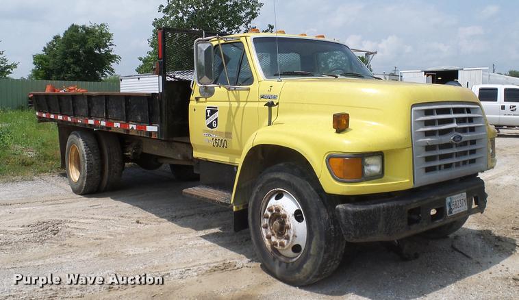 image for item L3146 1998 Ford F700 dump flatbed truck