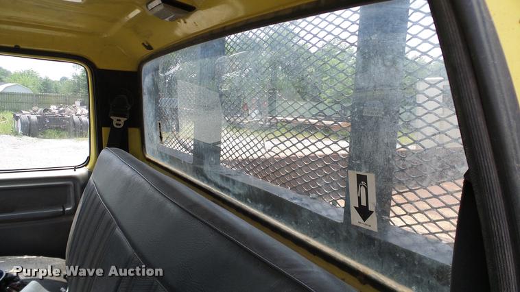 image for item L3146 1998 Ford F700 dump flatbed truck