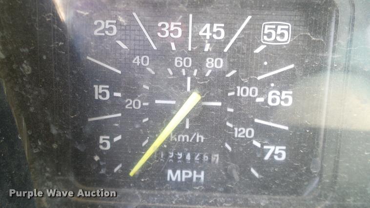 image for item L3146 1998 Ford F700 dump flatbed truck