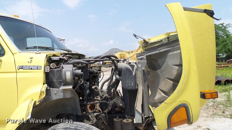 image for item L3146 1998 Ford F700 dump flatbed truck